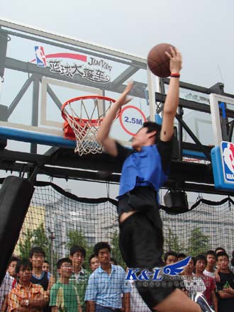 手能够在他 手能够在他